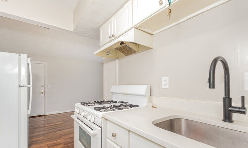 4220_webster_avenue_08-edit_651