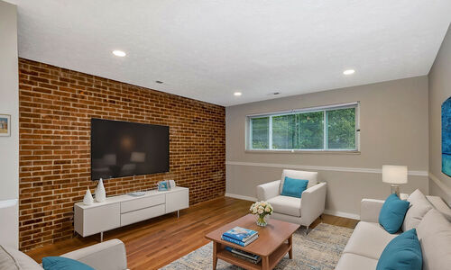 VirtualStagingAI-0U0A5749-September8,202420_17 (2)